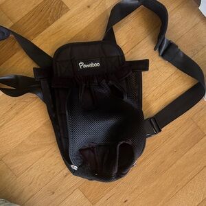 Paw-a-Boo Pet Carrier. Like New Condition. Size Medium